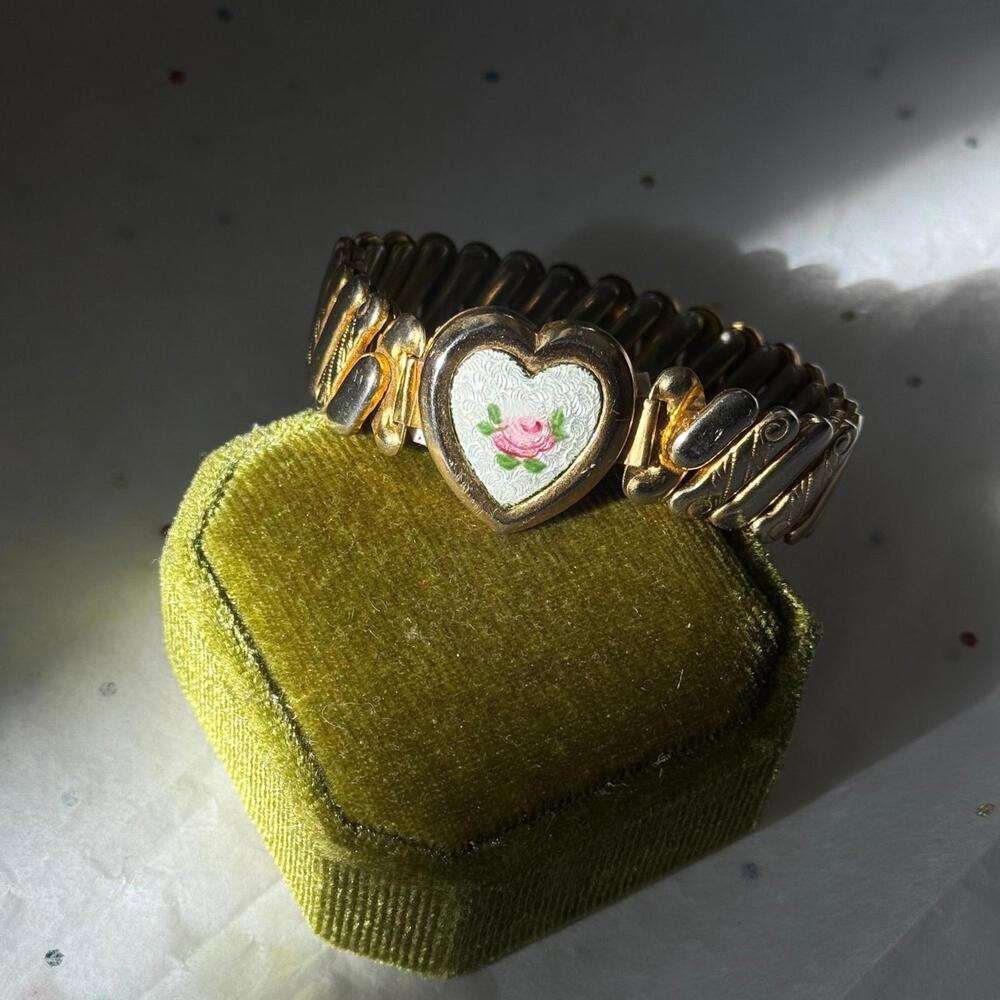 Vintage Guilloché Sweetheart Stretch Bracelet